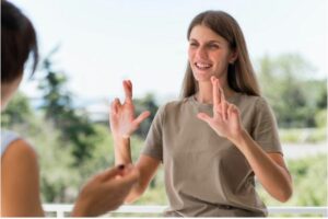 The Advantages of Learning British Sign Language